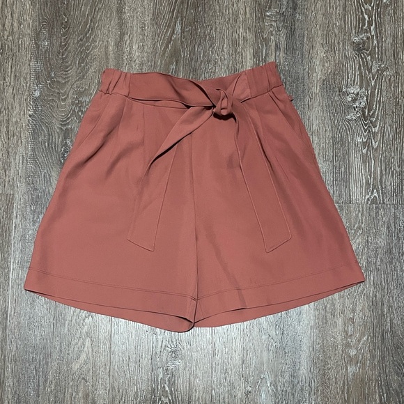 EUC Lululemon Casual Bundle. Size 6 - Picture 5 of 12